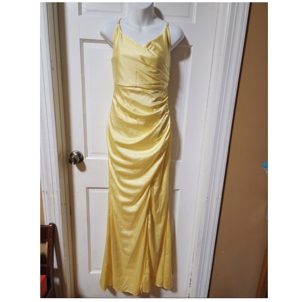 Fashion Nova Women’s Luxe Nights Satin Maxi Dress – Yellow Large